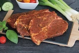 Frischer Schweinenacken von Gutfleisch für 5,99 € bei EDEKA im Angebot Frischer Schweinenacken von Gutfleisch im aktuellen EDEKA Prospekt
