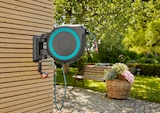 Dévidoir automatique mural "RollUp M/L" 25 m GARDENA - Jardiland Dévidoir automatique mural "RollUp M/L" 25 m GARDENA à 169,00 € dans le catalogue Jardiland