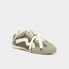 La Halle Lanester - Promo Baskets à lacets doubles semelle fine vert kaki femme Promo Baskets à lacets doubles semelle fine vert kaki femme à 39,99 € dans le catalogue La Halle à Lanester