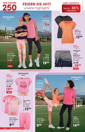 Trainingsanzug im AWG Prospekt in Bensheim Aktueller AWG Prospekt mit Trainingsanzug, "250 Filialen mit tollen Angeboten", Seite 12