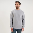 Promo Sweat molleton col rond gris clair homme à 12,99 € dans le catalogue La Halle à Lanester