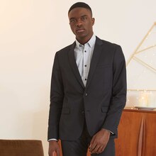 Kiabi Cormontreuil - Veste de costume slim en twill Promo Veste de costume slim en twill dans le catalogue Kiabi "Kiabi : la mode à petits prix" à Cormontreuil