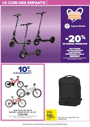 Offre Voyage dans le catalogue Carrefour du moment à la page 25