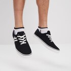 Tennis en toile à lacets noir homme - CREEKS - La Halle Tennis en toile à lacets noir homme - CREEKS à 29,99 € dans le catalogue La Halle