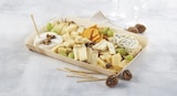 Plateau apéritif fromage 4/6 personnes en promo chez Carrefour Plateau apéritif fromage 4/6 personnes dans le catalogue Carrefour