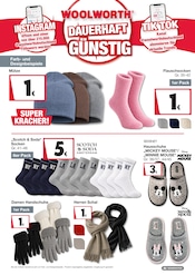 Mütze im Woolworth Prospekt in Norderstedt Aktueller Woolworth Prospekt mit Mütze, "NEUERÖFFNUNG IN HAMBURG", Seite 4