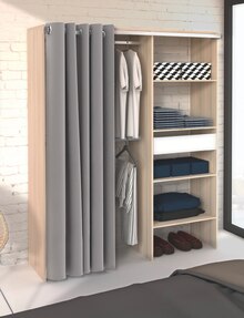 Meuble dans le catalogue Mr Bricolage Aménagement de placard avec rideau à 69,00 € en promo chez Mr Bricolage