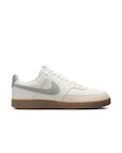 Chaussures Homme NIKE COURT VISION LO Beige - NIKE en promo chez Sport 2000 Rueil-Malmaison à 79,99 €