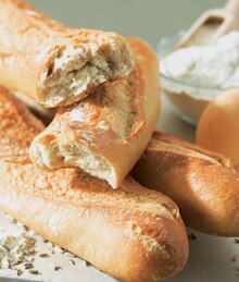 Auchan Maisons-Alfort - 4 DEMI BAGUETTES SAVEUR Promo 4 DEMI BAGUETTES SAVEUR dans le catalogue Auchan Auchan à Maisons-Alfort
