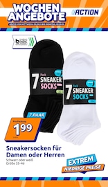 Aktueller Action Prospekt mit Strümpfe, "kleine Preise, grosse Freude!", Seite 1