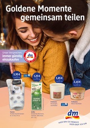 Dekoration im dm-drogerie markt Prospekt Dekoration im dm-drogerie markt Prospekt "Goldene Momente gemeinsam teilen" auf Seite 1