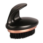 Promo Brosse douce ergonomique Chien et Chat – bronzeoir – 11 x 7 x 9,5 cm à 12,99 € dans le catalogue Médor et Compagnie à Vandœuvre-lès-Nancy