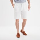 Bermuda chino à coulisse lin mélangé blanc homme - LH en promo chez La Halle Bermuda chino à coulisse lin mélangé blanc homme - LH dans le catalogue La Halle