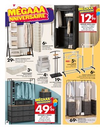 Offre Couches dans le catalogue La Foir’Fouille du moment à la page 10