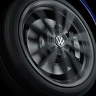 Dynamische Nabenkappen mit neuem Volkswagen Logo im aktuellen Prospekt bei Volkswagen in Lam