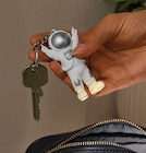 LED-Schlüsselanhänger »Astronaut« für 7,99 € bei Tchibo im Supermarkt im Angebot LED-Schlüsselanhänger »Astronaut« im aktuellen Tchibo im Supermarkt Prospekt