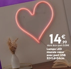 Lampe LED murale cœur avec port USB en promo chez Maxi Bazar Lampe LED murale cœur avec port USB dans le catalogue Maxi Bazar