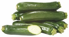 Bio-Zucchini bei famila Nordost in Hamburg Bio-Zucchini im Angebot bei famila Nordost Hamburg für 1,99 €
