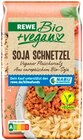 Soja Schnetzel von REWE Bio + vegan im aktuellen REWE Prospekt