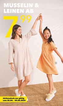 Kleid im Takko Prospekt "KAUFE 3 ZAHLE 2" mit 8 Seiten (Moers)