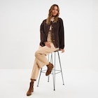 Veste effet polaire boutonnée col rond marron foncé femme en promo chez La Halle Veste effet polaire boutonnée col rond marron foncé femme dans le catalogue La Halle