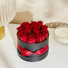 Boîte à chapeau 12 roses rouges - Carrefour à Angers Boîte à chapeau 12 roses rouges en promo chez Carrefour Angers à 18,99 €