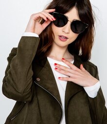 Camaïeu Grand Menil - Lunettes de soleil femme plastique écaillé Promo Lunettes de soleil femme plastique écaillé dans le catalogue Camaïeu "Camaïeu" à Grand Menil