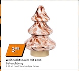 Weihnachtsbaum mit LED-Beleuchtung bei Action im Herzberg Prospekt für 3,99 €