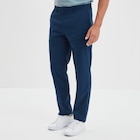 Pantalon droit avec pinces bleu electrique homme - La Halle Pantalon droit avec pinces bleu electrique homme à 25,99 € dans le catalogue La Halle