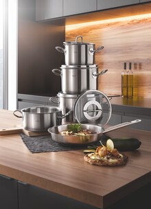 Topf-Set „Original Profi“ bei XXXLutz Möbelhäuser in Bochum Topf-Set „Original Profi“ im Angebot bei XXXLutz Möbelhäuser Bochum für 299,90 €