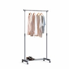 Portant simple avec étagère - Castorama à Poitiers Portant simple avec étagère en promo chez Castorama Poitiers à 12,90 €