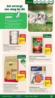 Lamm im Fressnapf Prospekt "Mehr einpacken, weniger ausgeben!" mit 28 Seiten (Moers)