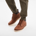 Boots à lacets effet similicuir marron homme dans le catalogue La Halle