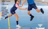 SHORT Enfant - hummel - Intersport SHORT Enfant - hummel à 9,99 € dans le catalogue Intersport
