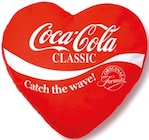Deko-Kissen von Coca-Cola für 5,99 € bei Netto mit dem Scottie im Angebot Deko-Kissen von Coca-Cola im aktuellen Netto mit dem Scottie Prospekt