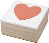Holzbox mit Herz, weiß-rosa bei dm-drogerie markt im Peißen Prospekt für 4,95 €