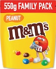 Billes chocolatées cacahuètes enrobées de chocolat - M&M's - Netto Billes chocolatées cacahuètes enrobées de chocolat - M&M's à 3,44 € dans le catalogue Netto