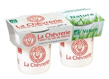 Biomonde Bois-Colombes - Yaourt nature au lait de chèvre Promo Yaourt nature au lait de chèvre dans le catalogue Biomonde "Partageons la Bio en toute gourmandise !" à Bois-Colombes