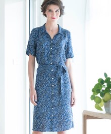 Damart Lieusaint - Robe boutonnée imprimée Promo Robe boutonnée imprimée dans le catalogue Damart "Les beaux jours" à Lieusaint