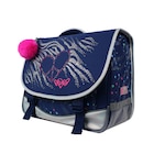 Cartable Peace - CARREFOUR - Carrefour à Saint-Martin-d'Hères Cartable Peace - CARREFOUR en promo chez Carrefour Saint-Martin-d'Hères à 24,90 €