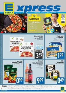 Pizza im EDEKA Prospekt "Wir lieben Lebensmittel." mit 4 Seiten (Augsburg)