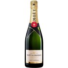 Moët & Chandon - Champagne Brut en promo chez Carrefour Garches à 36,80 €