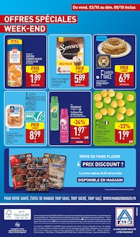 Promo Père Noël dans le catalogue Aldi du moment à la page 48