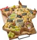 PLATEAU TOUR DE FRANCE DES FROMAGES en promo chez Auchan Hypermarché PLATEAU TOUR DE FRANCE DES FROMAGES dans le catalogue Auchan Hypermarché