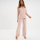 Promo Ensemble pyjama effet velours 2 pièces beige femme à 15,00 € dans le catalogue La Halle à Coulommiers