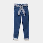 Jean skinny ceinture foulard bleu foncé fille en promo chez La Halle Jean skinny ceinture foulard bleu foncé fille dans le catalogue La Halle
