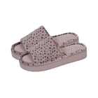 Pantoufles adulte - ISOTONER en promo chez Carrefour Pantoufles adulte - ISOTONER dans le catalogue Carrefour