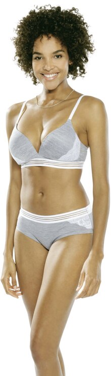 Soutien-gorge sans armature padde et shorty cocooning - Géant Casino à Paris Soutien-gorge sans armature padde et shorty cocooning en promo chez Géant Casino Paris à 12,00 €