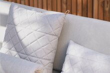 BAUHAUS Lübeck - Kissen Kissen Angebot bei BAUHAUS Lübeck im Prospekt Raus in die Wohlfühl-Oase