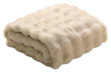 Rusta Norderstedt - Decke Fluff Angebot im Prospekt Decke Fluff bei Rusta im Norderstedt Prospekt für 11,90 €